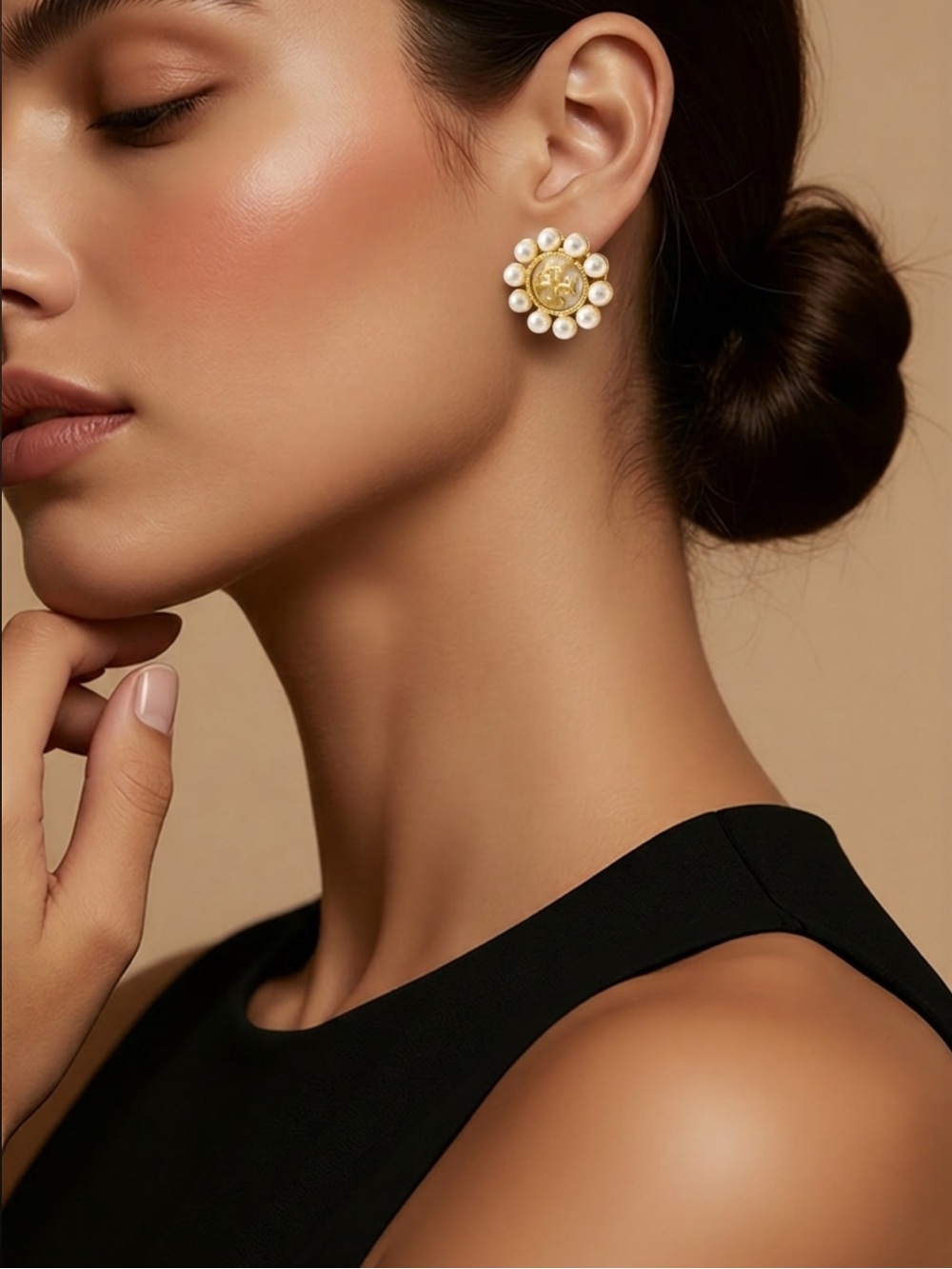 ❌Price Drop ❌Tori Burch Logo Plaque-Pearl Detailing Earrings.